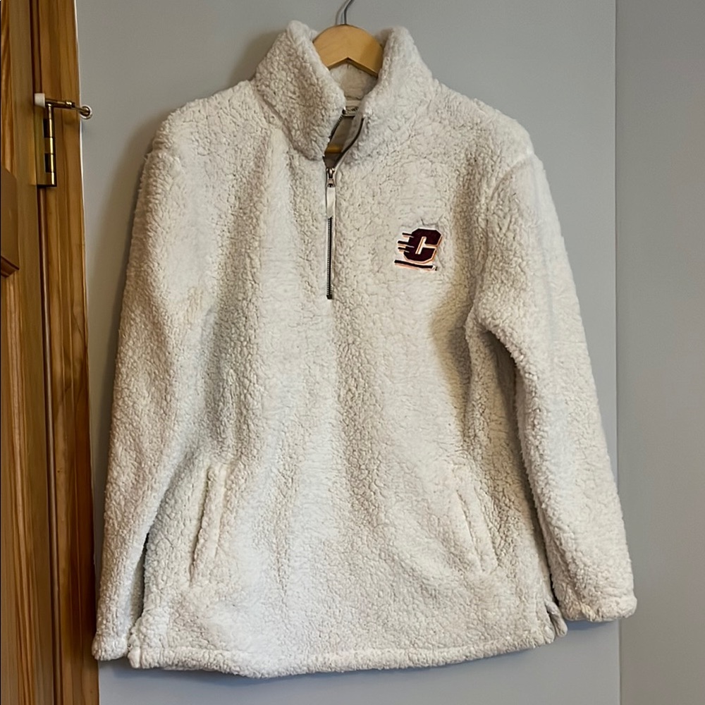 Central Michigan University White Sherpa feel women’s 1/4 zip jacket size L